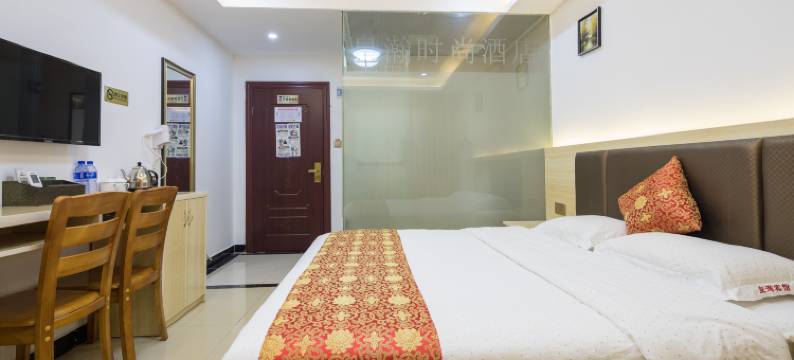 深圳皇瀚时尚宾馆(竹坑科目三考场店)图片