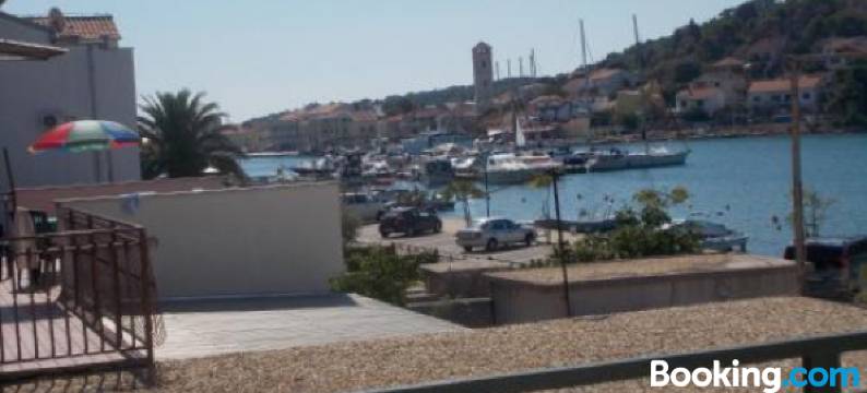 Waterfront Apartments图片