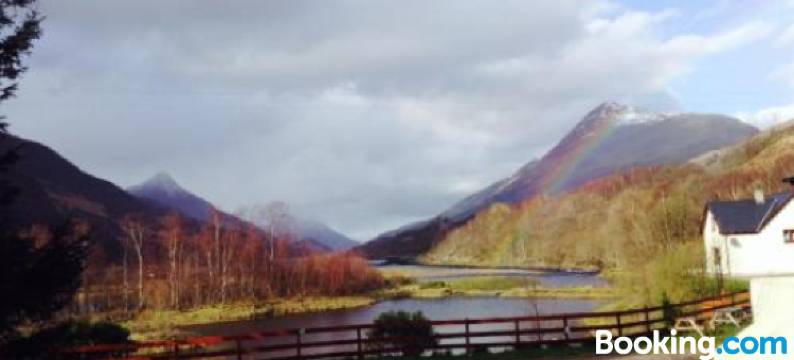 麦克唐纳酒店及小屋(MacDonald Hotel & Cabins)图片