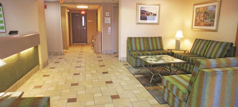 埃尔帕索西巴特利特拉昆塔温德姆套房酒店(La Quinta Inn & Suites by Wyndham El Paso West Bartlett)图片