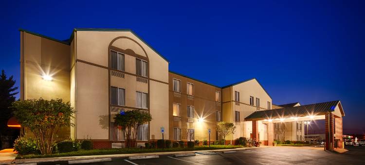 罗素维尔贝斯特韦斯特优质套房酒店(Best Western Plus Russellville Hotel  Suites)图片