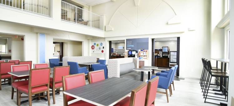 智选假日套房酒店港口克林顿卡托巴岛(Holiday Inn Express & Suites Port Clinton-Catawba Island)图片