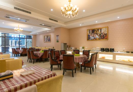 Vienna International Hotel (Yulin rongzhou bridge railway station shop ) Hotel Overview