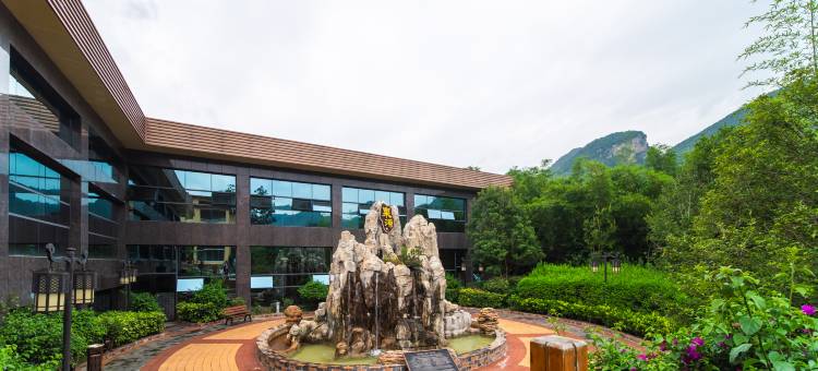 黔贵六广温泉酒店图片