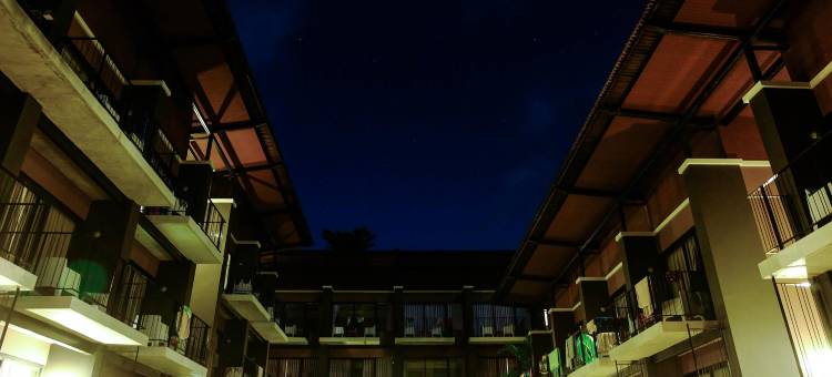 拉路恩海滩度假村(La Lune Beach Resort)图片