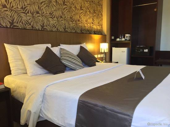 Gt Hotel Bacolod Hotel Reviews And Room Rates Trip Com