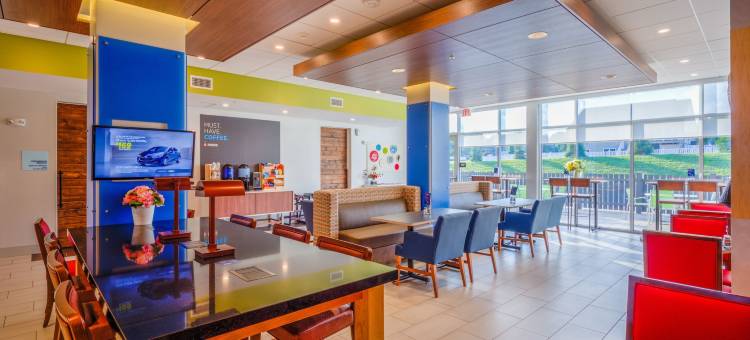 智选假日套房酒店-米尔罗伊-里兹维尔-IHG旗下(Holiday Inn Express & Suites REEDSVILLE - STATE COLL AREA by IHG)图片