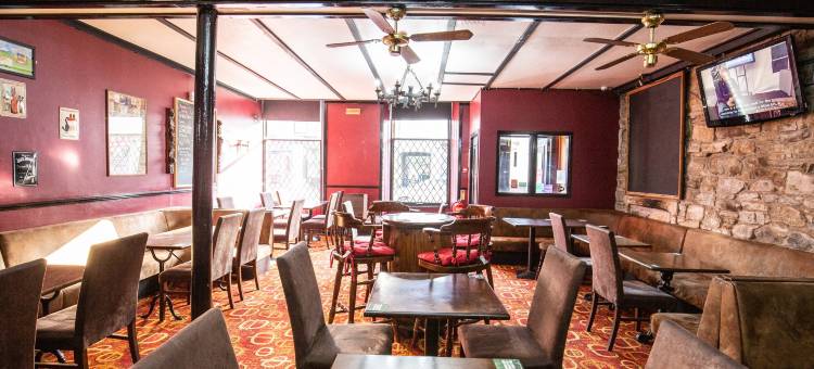 OYO本摩尔酒店(The Ben Mhor Hotel, Bar & Restaurant)图片