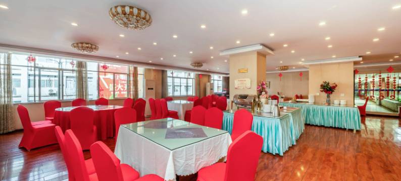 泸水晟世红邦大酒店图片