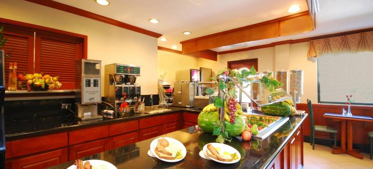 橘子镇机场北部贝斯特韦斯特优质酒店(Best Western Plus Orange County Airport North)图片