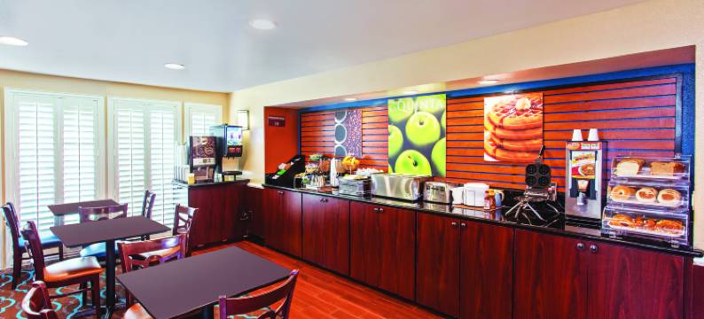 维克托维尔希斯皮里亚拉昆塔温德姆套房酒店(La Quinta Inn & Suites by Wyndham Hesperia Victorville)图片