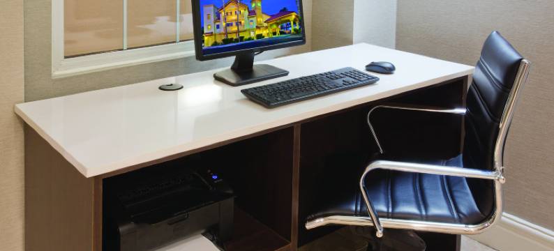 图森机场拉昆塔温德姆套房酒店(La Quinta Inn & Suites by Wyndham Tucson Airport)图片