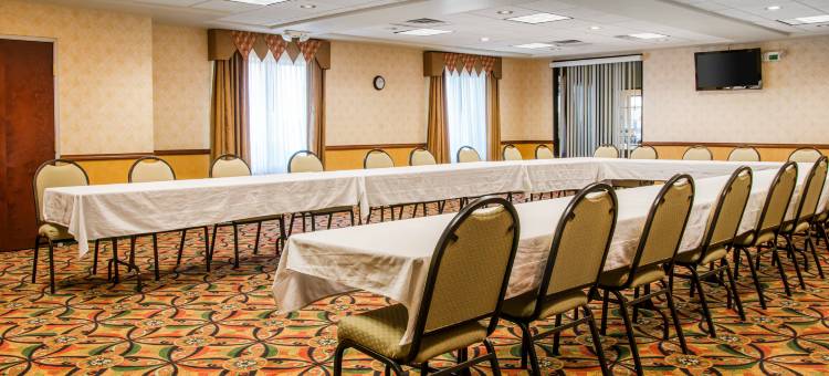 芬德利I-75舒适套房靠近体育综合体(Comfort Suites Findlay I-75 Near Sports Complex)图片