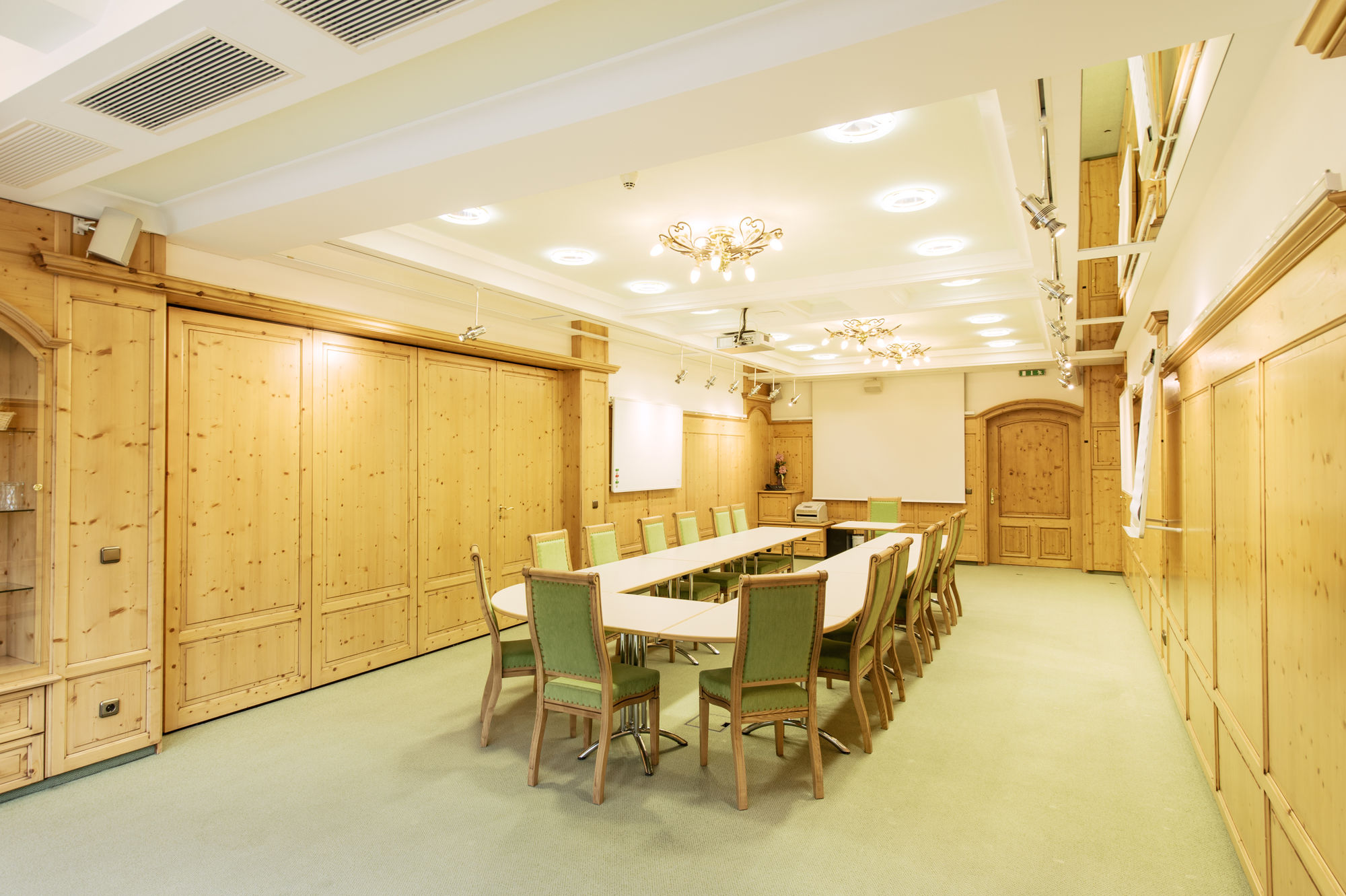 Hotel Neuhintertux Over view