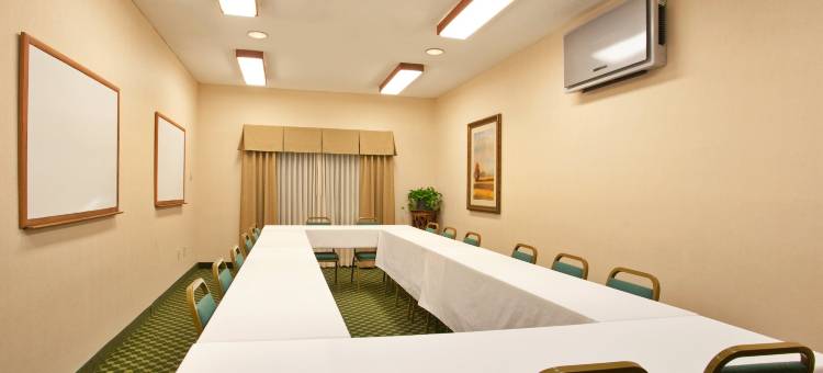 梅里尔维尔温德姆呗盟套房酒店(Baymont by Wyndham Merrillville)图片