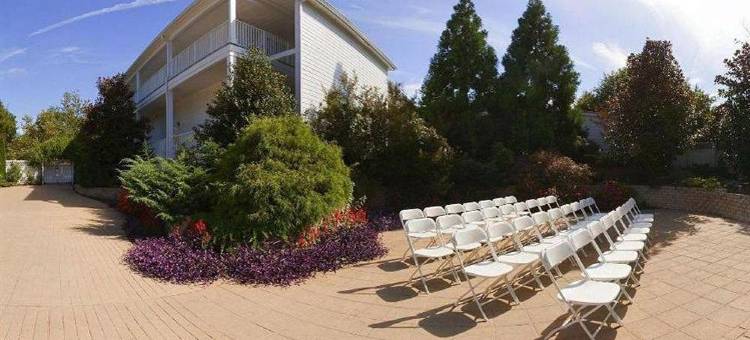 费耶特维尔品质酒店-靠近历史悠久的市中心广场(Quality Inn Fayetteville Near Historic Downtown Square)图片