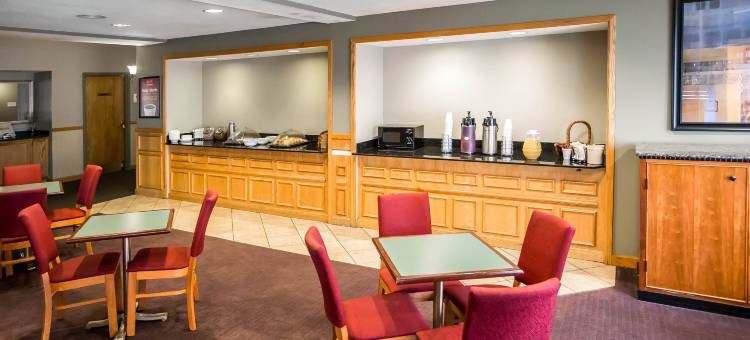 梅里尔维尔温德姆戴斯套房酒店(Days Inn & Suites by Wyndham Merrillville)图片