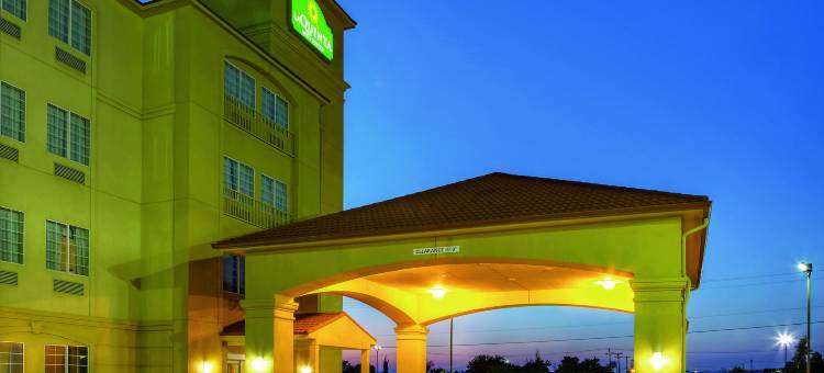 杜马拉昆塔温德姆套房酒店(La Quinta Inn & Suites by Wyndham Dumas)图片