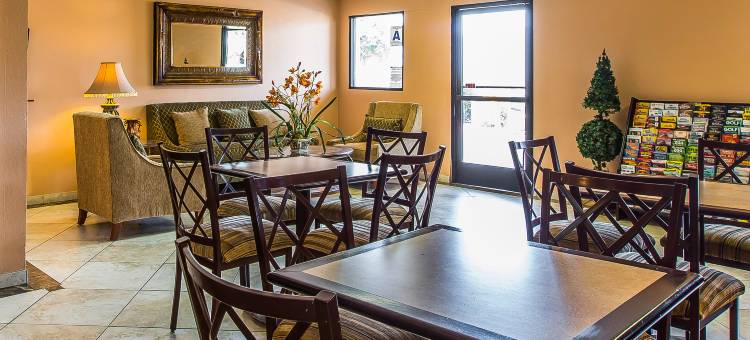 凯艺酒店-莱克埃尔西诺15号州际公路(Quality Inn Lake Elsinore I-15)图片