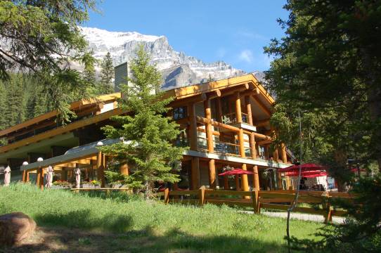 冰碛湖洛奇酒店(Moraine Lake Lodge)