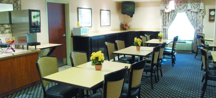 密尔沃基西南新柏林拉昆塔温德姆套房酒店(La Quinta Inn & Suites by Wyndham Milwaukee SW New Berlin)图片