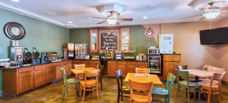 德梅因机场美吟温德姆酒店(AmericInn by Wyndham des Moines Airport)图片