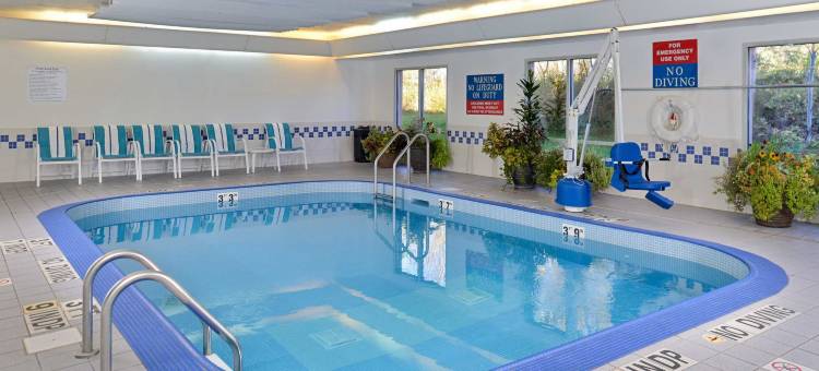 德卢斯美吟温德姆酒店(AmericInn by Wyndham Duluth)图片