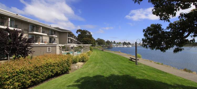 奥克兰行政酒店&套房(Executive Inn & Suites Oakland)图片