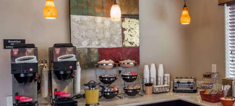 阿特利亚套房酒店(Atria Inn & Suites)图片