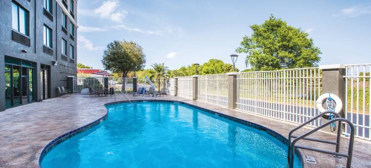 克利尔沃特南拉昆塔温德姆套房酒店(La Quinta Inn & Suites by Wyndham Clearwater South)图片