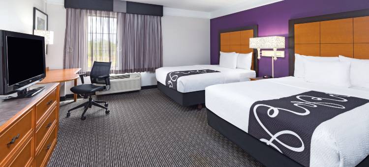教堂山大学区拉昆塔温德姆套房酒店(La Quinta Inn & Suites by Wyndham Univ Area Chapel Hill)图片
