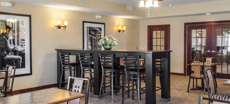 布卢明顿 I-55 及 I-74 舒适套房酒店(Comfort Suites Bloomington I-55 and I-74)图片