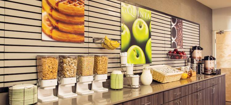 费尔班克斯机场拉昆塔温德姆套房酒店(La Quinta Inn & Suites by Wyndham Fairbanks Airport)图片