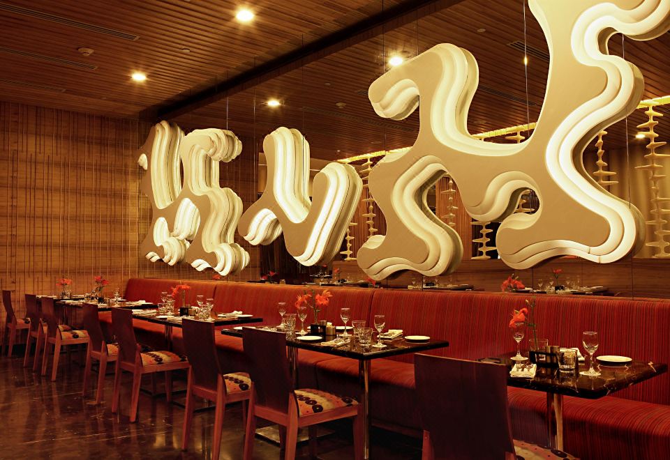 The Metropolitan Hotel & Spa New Delhi Hotel Overview