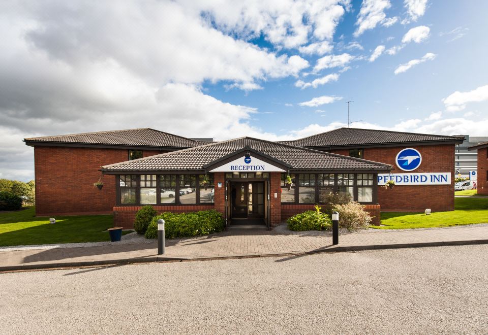 Leonardo Inn Aberdeen AirportOver view