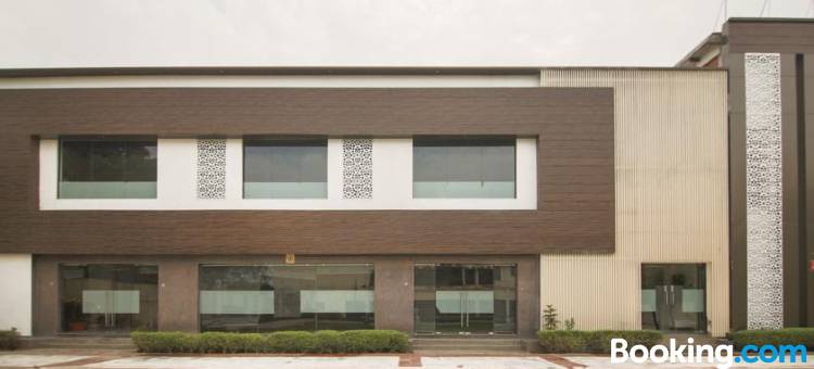 OYO10290亚索格帕尔度假村(Yashogopal Resortico)图片