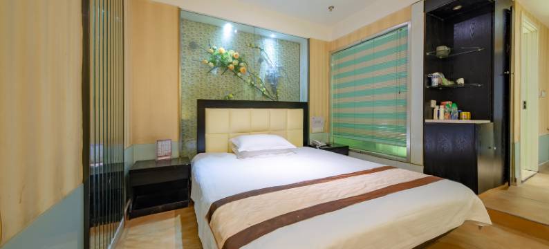 Q加·盐城艾舍主题酒店(宝龙广场店)图片