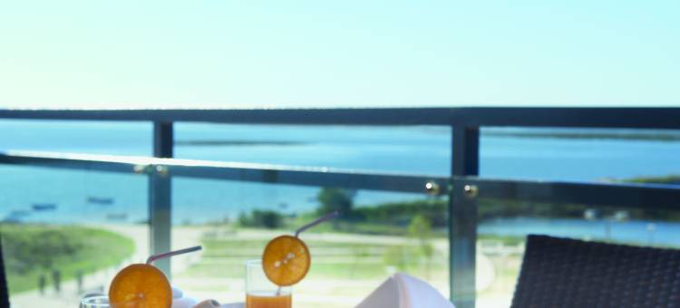 瑞尔玛丽娜滨海酒店(Real Marina Residence)图片