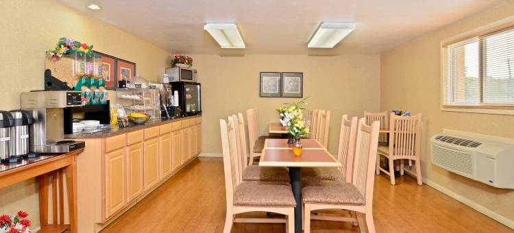 艾奥拉美洲最佳价值酒店(Americas Best Value Inn Iola)图片