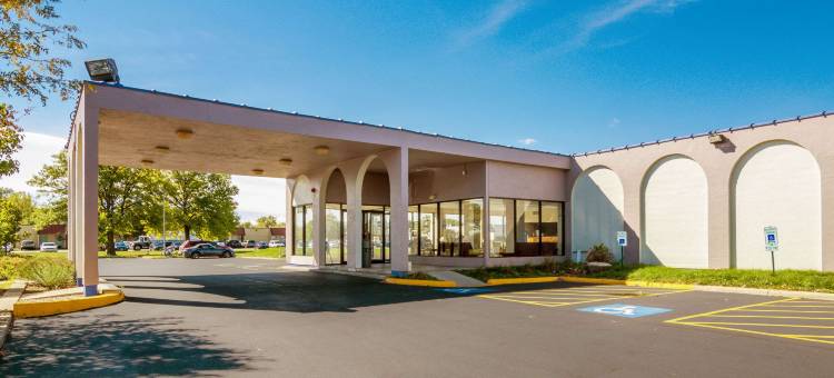 芝加哥-北奥罗拉内珀维尔霍姆汤公寓及会议中心(Red Roof Inn & Conference Center Chicago – N Aurora/ Naperville)图片