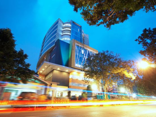 Hotels In Malang Java Tripcom - 