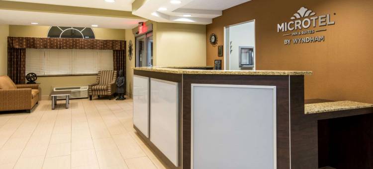 北坎顿麦客达套房酒店(Microtel Inn & Suites by Wyndham North Canton)图片