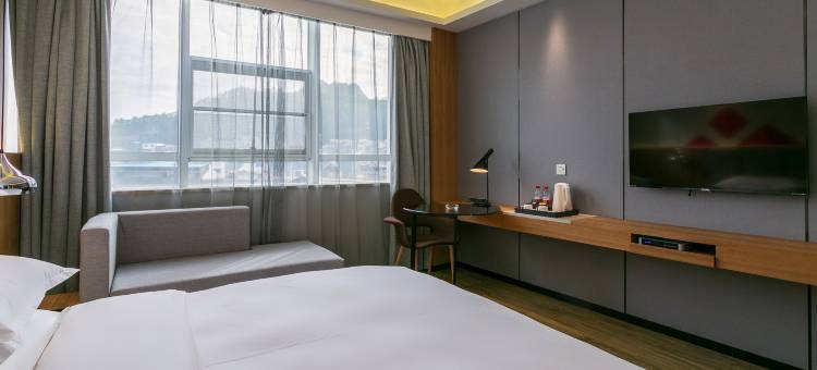 柏曼酒店(巴马中心文化广场店)图片