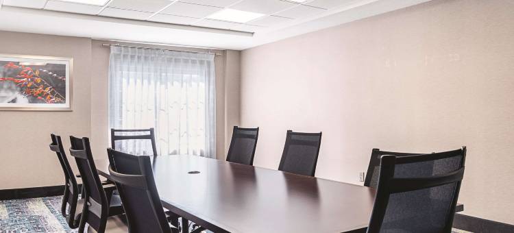 凤凰城钱德勒拉昆塔温德姆套房酒店(La Quinta Inn & Suites by Wyndham Phoenix Chandler)图片