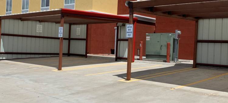 智选假日套房酒店高山东南(Holiday Inn Express & Suites Alpine Southeast)图片