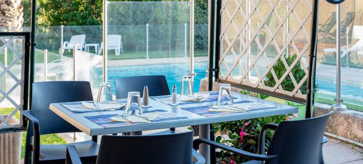 土伦瓦莱特诺米斯(Noemys Toulon la Valette - Hotel Restaurant Avec Piscine)图片