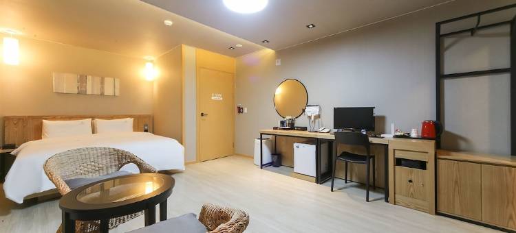 E 住宿酒店(E-Stay Hotel)图片