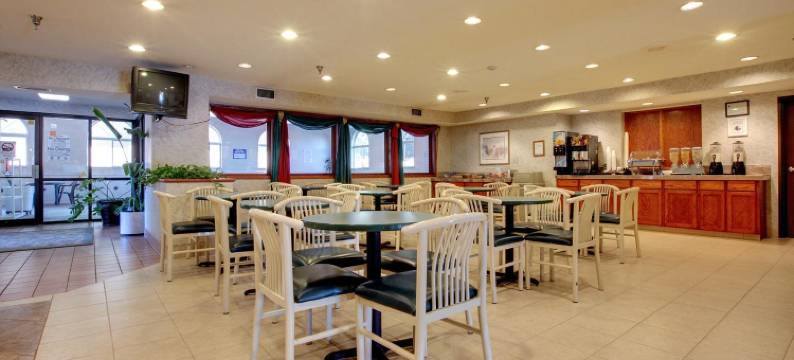 圣路易斯圣查尔斯美洲最佳价值套房酒店(Americas Best Value Inn and Suites Saint Charles)图片