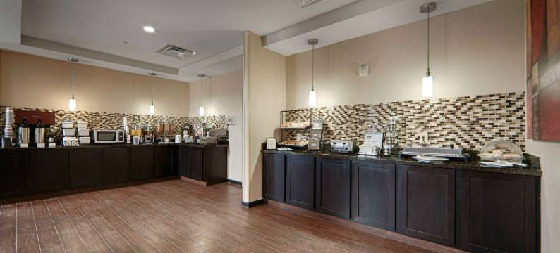 库欣贝斯特韦斯特优质套房酒店(Best Western Plus Cushing Inn  Suites)图片