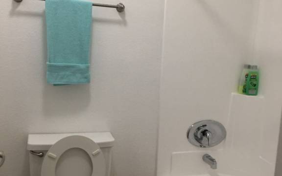 洛杉矶两室一浴高档独立公寓,约85平(Los Angeles Two-bedroom, one-bath luxury apartment)